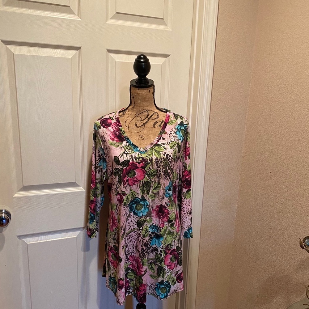 Binding floral and cheetah print tunic top - Picture 1 of 4